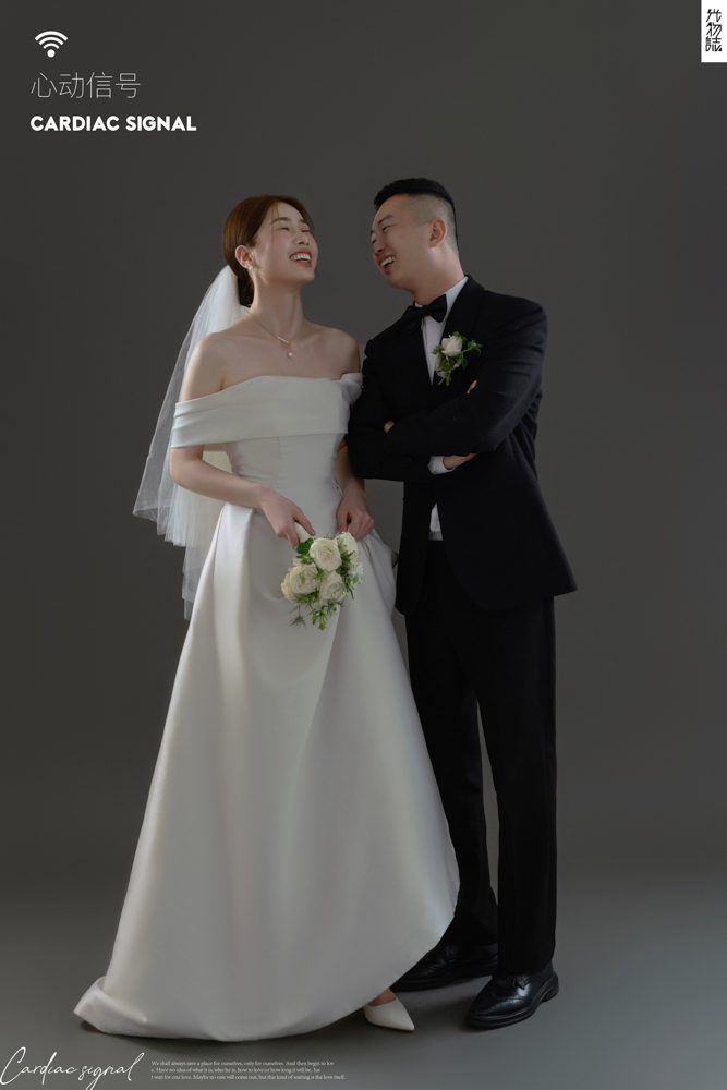 满满狗粮~刘先生卜女士极简棚拍婚纱照、极简棚拍、刘康、六边形战士，不止是沟通，拍摄想法，创造思维样样拿捏。、婚纱照