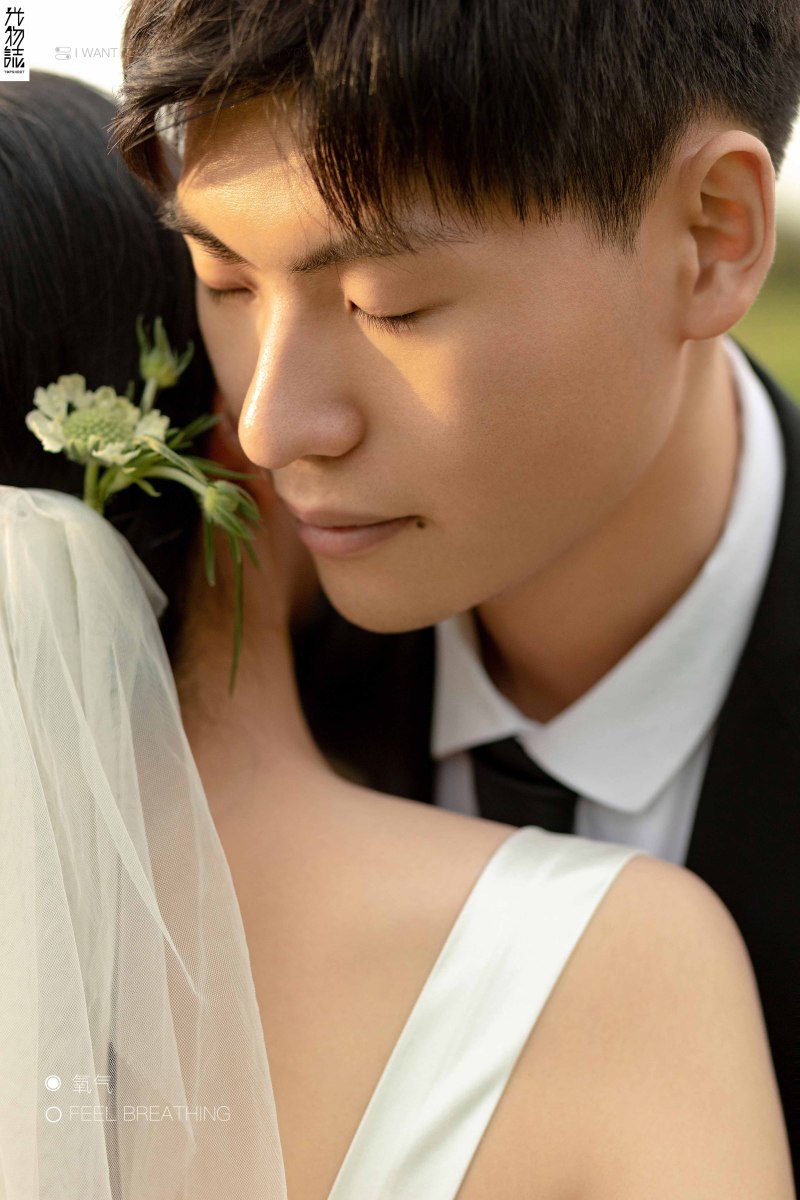 李熠杰先生薛倩瑶女士氛围森系婚纱照、氛围森系、木子、唠嗑型选手，构图多变、情绪拿捏，特写YYDS、婚纱照