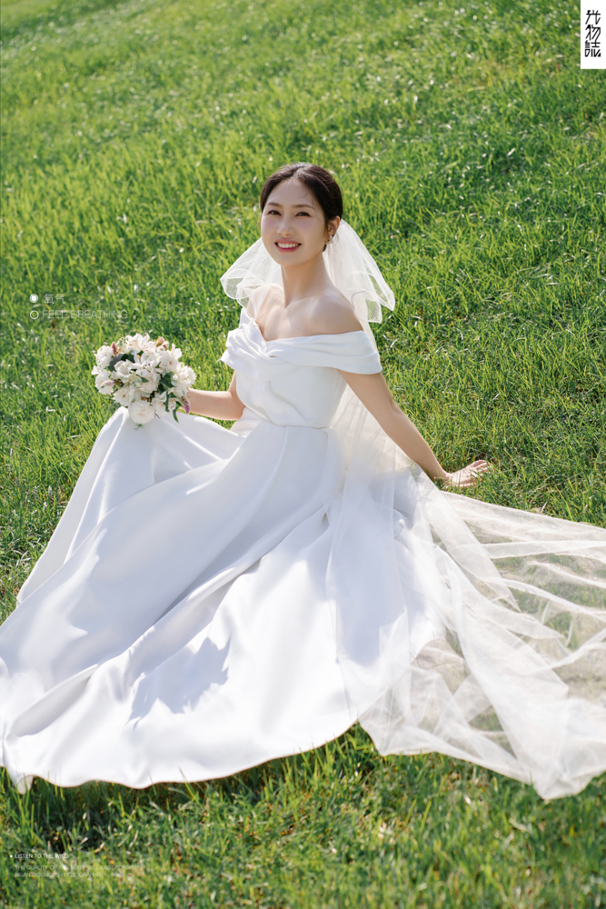 晴天故事(#^.^#)魏伟先生任怡婷女士氛围森系婚纱照、氛围森系、白玛、怀疑是不是修导演系，拍照像电影一样的构图和质感、婚纱照