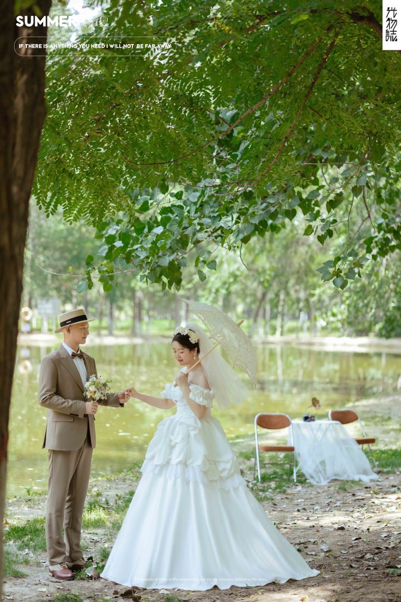 穆清泽先生刘智婷女士怀旧复古婚纱照、氛围森系  怀旧复古、韩松、行走的放大镜，现场细节，姿态指导的掌控者、婚纱照