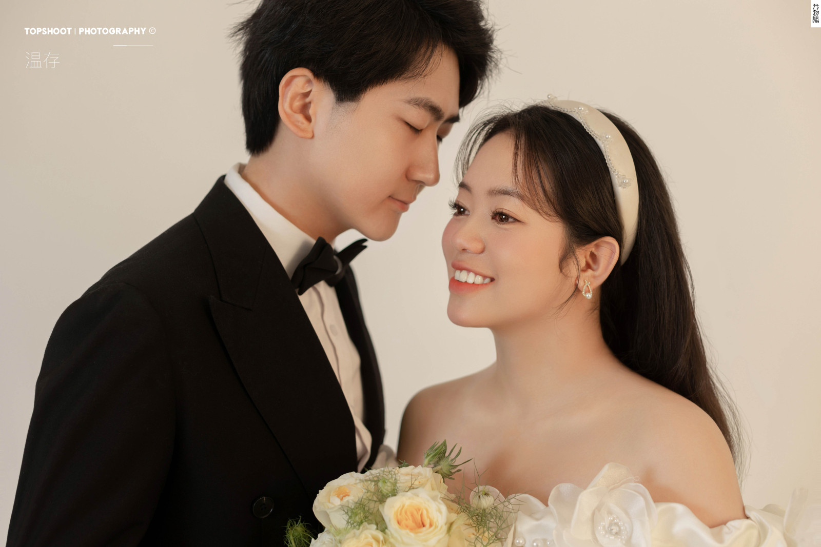 常家豪先生李嘉宁女士极简棚拍婚纱照、极简棚拍、木子、唠嗑型选手，构图多变、情绪拿捏，特写YYDS、婚纱照