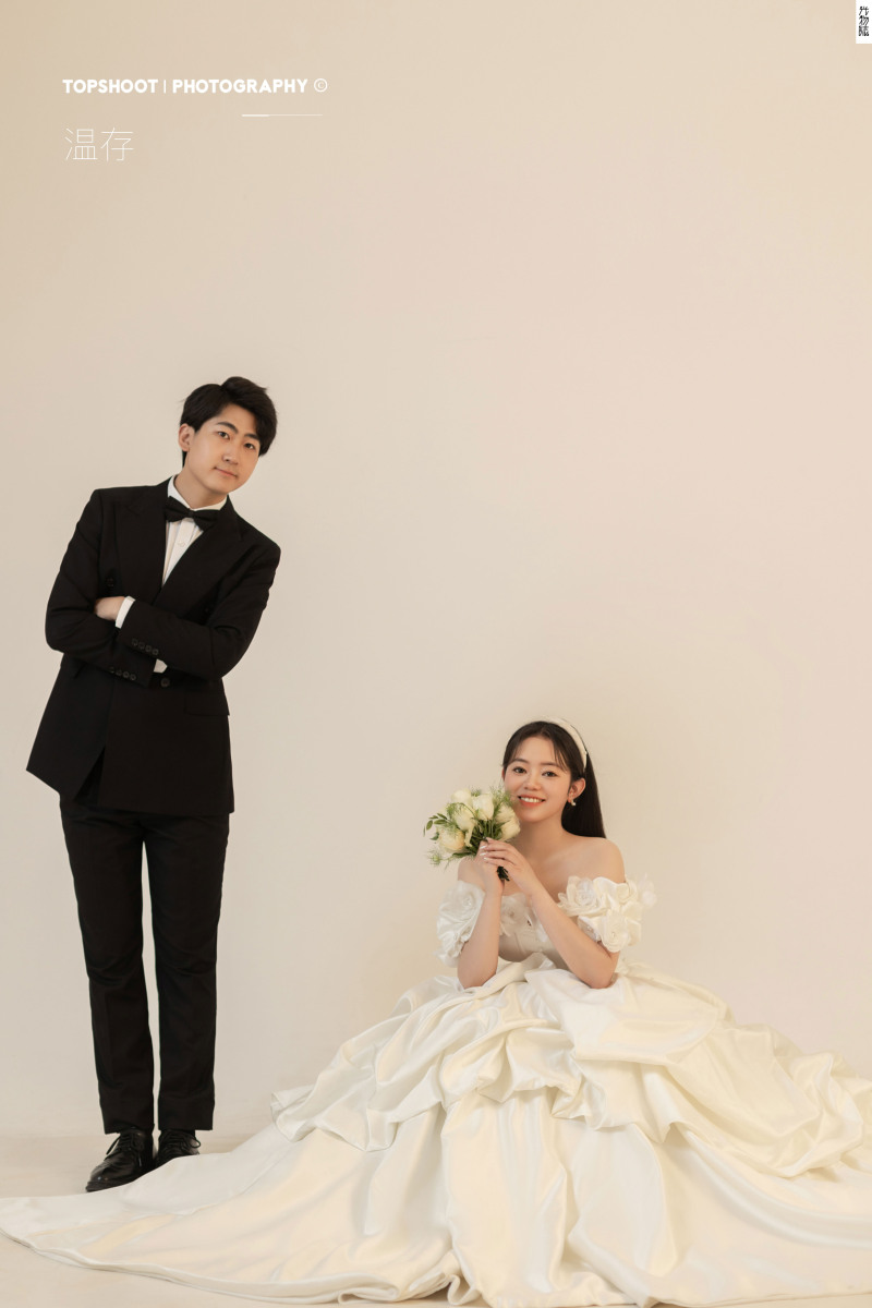 常家豪先生李嘉宁女士极简棚拍婚纱照、极简棚拍、木子、唠嗑型选手，构图多变、情绪拿捏，特写YYDS、婚纱照