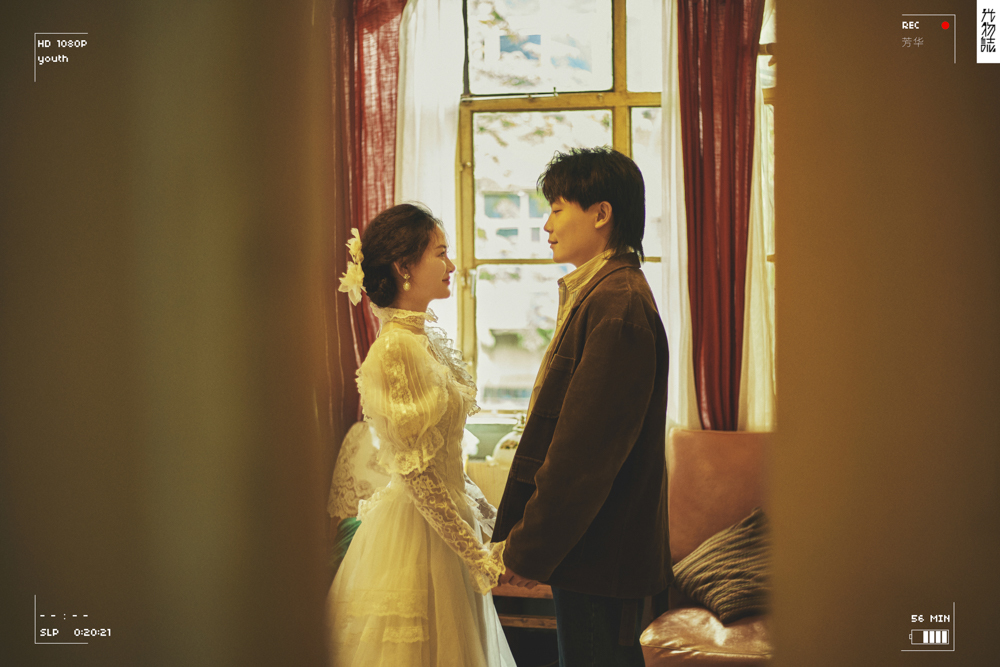 极致情绪！李嘉炜[先生侯潇女士电影纪实婚纱照、电影纪实、正林、眼睛就是测光仪，任何场地都能发挥成MVP、婚纱照