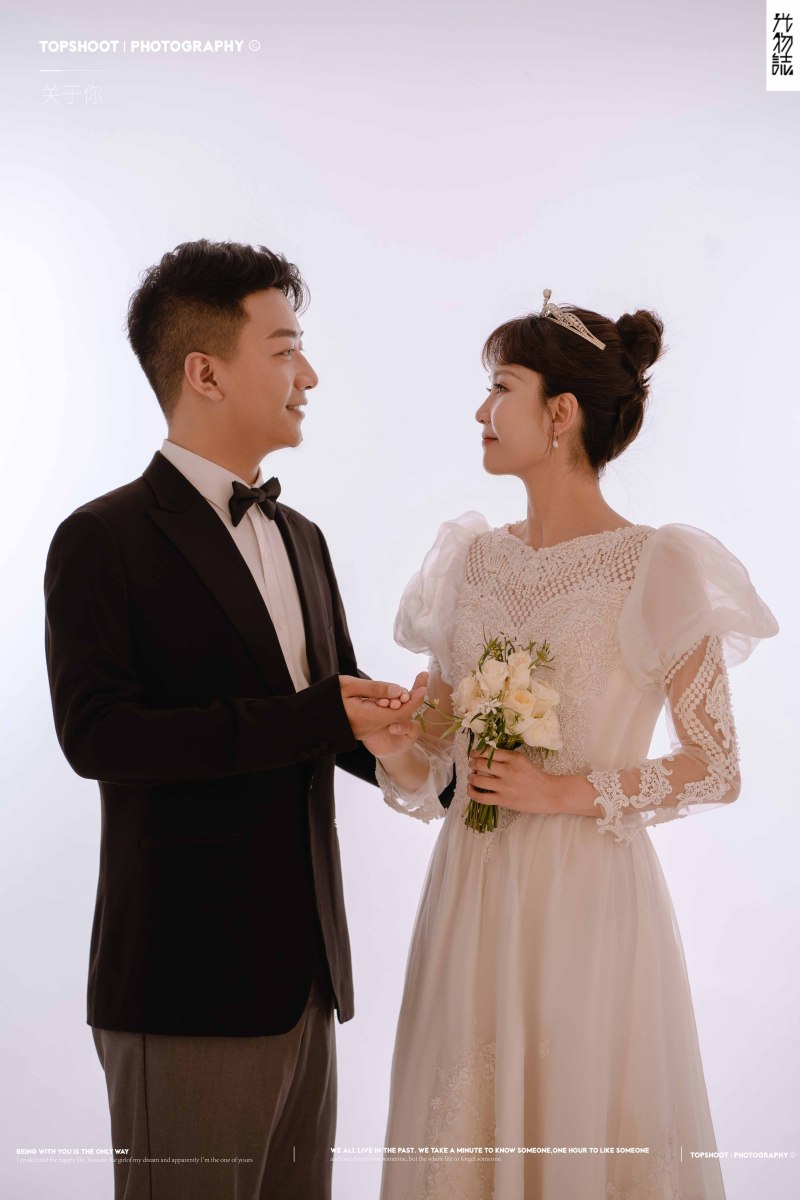 爱了~爱了~白城先生任婴女士极简棚拍婚纱照、极简棚拍、、、婚纱照