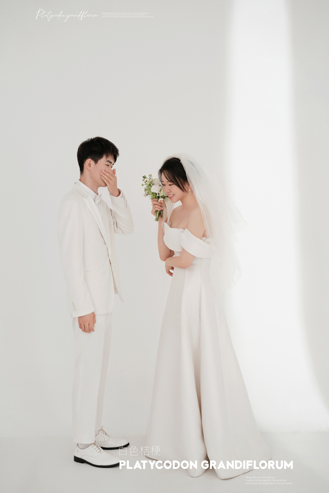桔梗、极简棚拍、光影感婚纱照