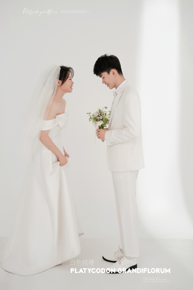 桔梗、极简棚拍、光影感婚纱照