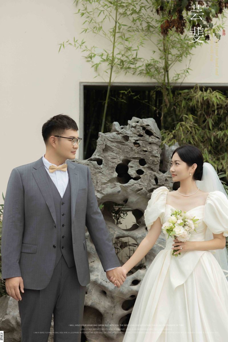 太太太太可了~~！ 靳宇新先生张婷女士怀旧复古婚纱照、怀旧复古、韩松、行走的放大镜，现场细节，姿态指导的掌控者、婚纱照