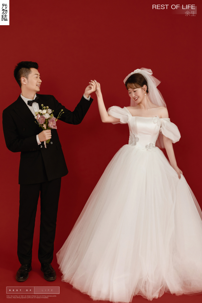 幸福感爆棚安先生马女士怀旧复古婚纱照、怀旧复古、艾辰、偷偷练过读心术，精准预判每一个想法，细腻到心里、婚纱照