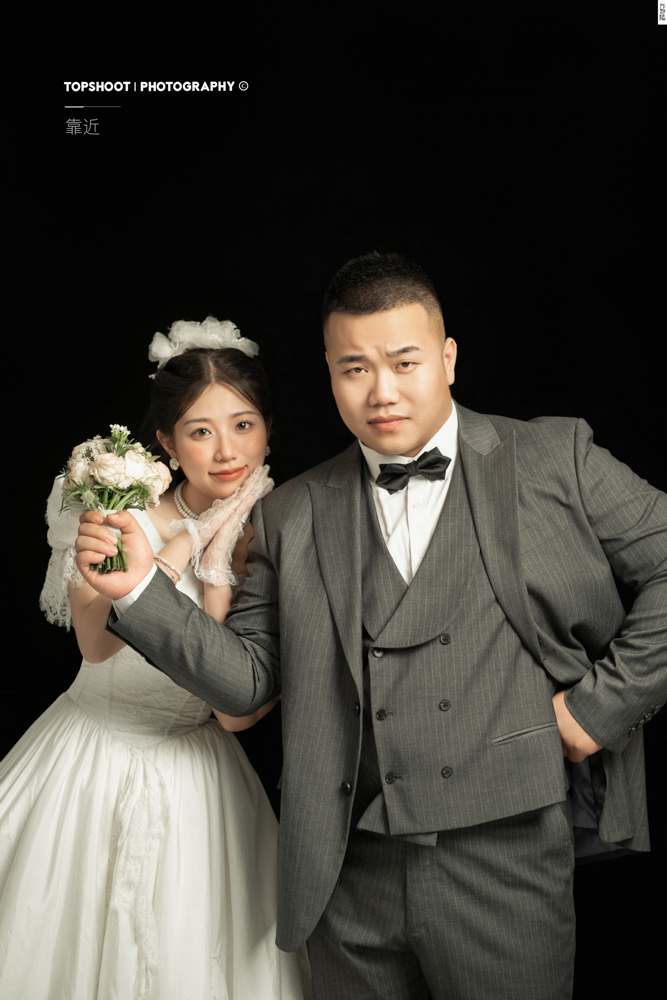 新鲜出炉:)姚正辉先生温中娜女士极简棚拍婚纱照、极简棚拍、白玛、怀疑是不是修导演系，拍照像电影一样的构图和质感、婚纱照