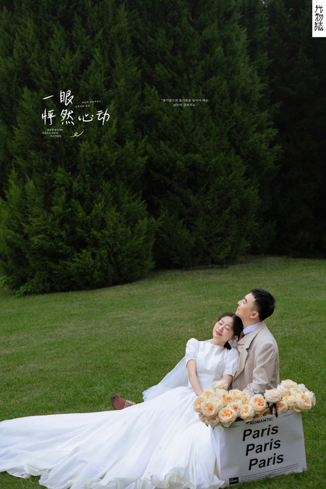 看一点小甜蜜~钟武先生彭佳蓉女士氛围森系婚纱照、氛围森系、白玛、怀疑是不是修导演系，拍照像电影一样的构图和质感、婚纱照