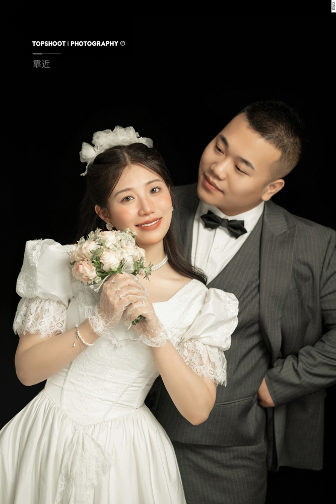 新鲜出炉:)姚正辉先生温中娜女士极简棚拍婚纱照、极简棚拍、白玛、怀疑是不是修导演系，拍照像电影一样的构图和质感、婚纱照