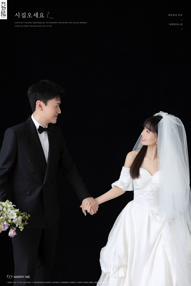 极致情绪！李赫群先生王春女士极简棚拍婚纱照、极简棚拍、徐才皓、好像在听单口相声，开心到直不起腰，幸福感MAX、婚纱照