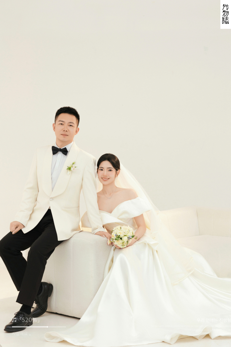 今日婚纱OOTD.李先生张女士极简棚拍婚纱照、极简棚拍、艾辰、偷偷练过读心术，精准预判每一个想法，细腻到心里、婚纱照