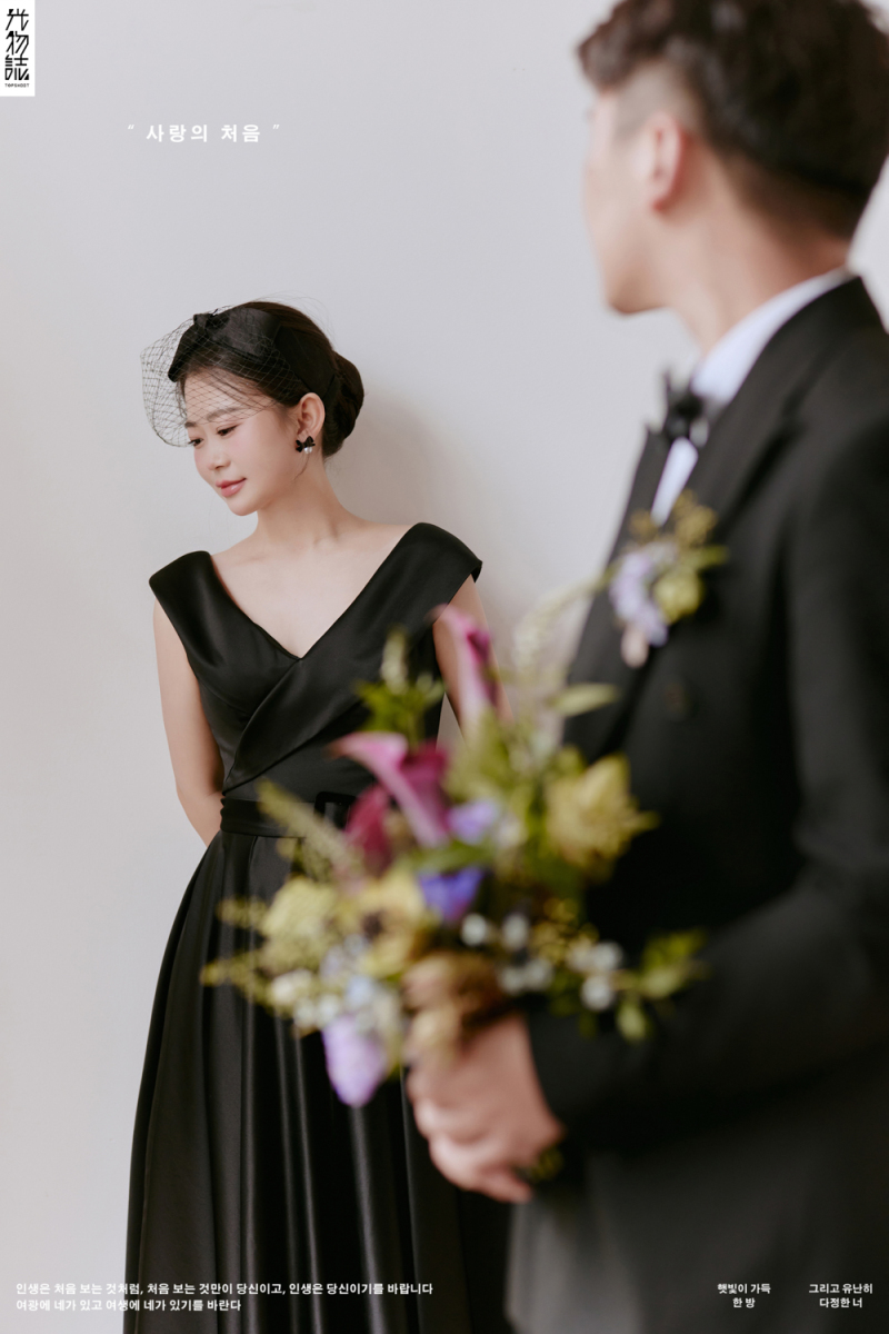 炒鸡甜~周先生李女士极简棚拍婚纱照、极简棚拍、艾辰、偷偷练过读心术，精准预判每一个想法，细腻到心里、婚纱照