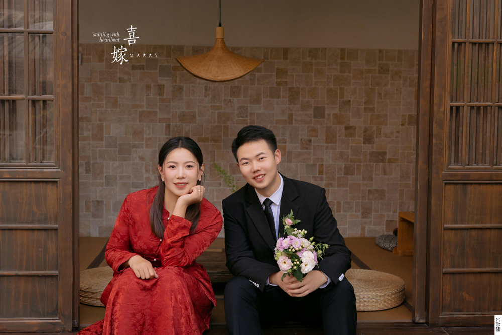 幸福感爆棚田越强先生赵妍女士怀旧复古婚纱照、怀旧复古、徐才皓、好像在听单口相声，开心到直不起腰，幸福感MAX、婚纱照