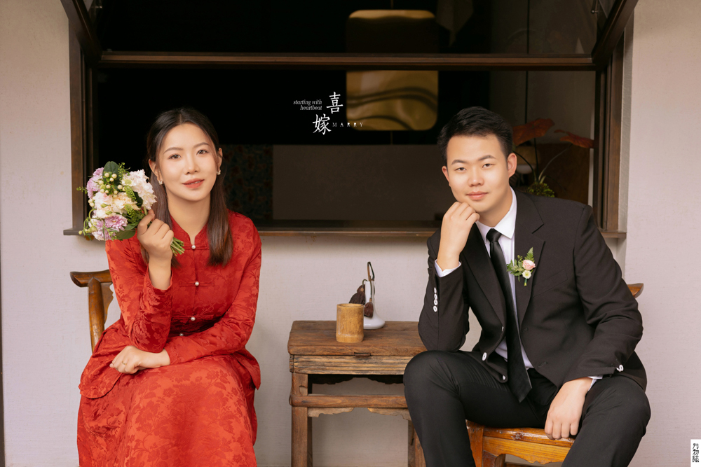 幸福感爆棚田越强先生赵妍女士怀旧复古婚纱照、怀旧复古、徐才皓、好像在听单口相声，开心到直不起腰，幸福感MAX、婚纱照
