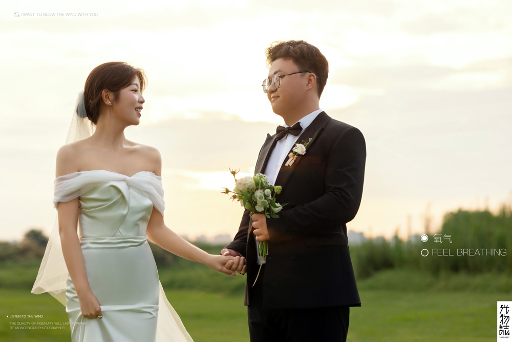太太太太可了~~！黎全航先生李昕女士氛围森系婚纱照、氛围森系、徐才皓、好像在听单口相声，开心到直不起腰，幸福感MAX、婚纱照