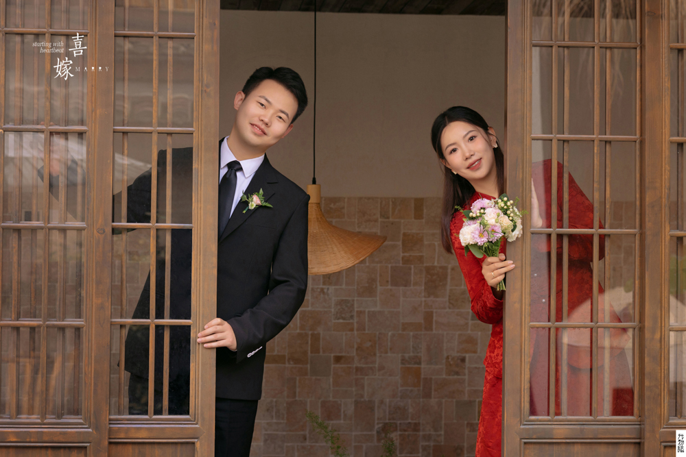 幸福感爆棚田越强先生赵妍女士怀旧复古婚纱照、怀旧复古、徐才皓、好像在听单口相声，开心到直不起腰，幸福感MAX、婚纱照