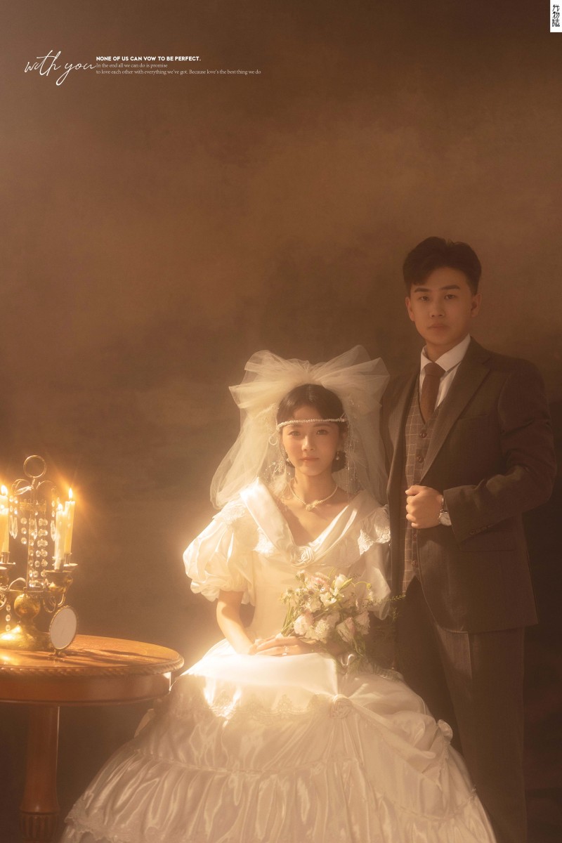 太太太太可了~~！吕文龙先生杨小雪女士怀旧复古婚纱照、怀旧复古、木子、唠嗑型选手，构图多变、情绪拿捏，特写YYDS、婚纱照