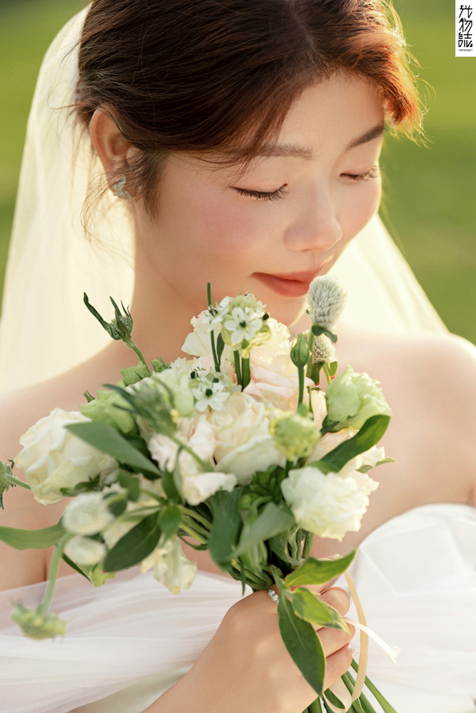 太太太太可了~~！黎全航先生李昕女士氛围森系婚纱照、氛围森系、徐才皓、好像在听单口相声，开心到直不起腰，幸福感MAX、婚纱照