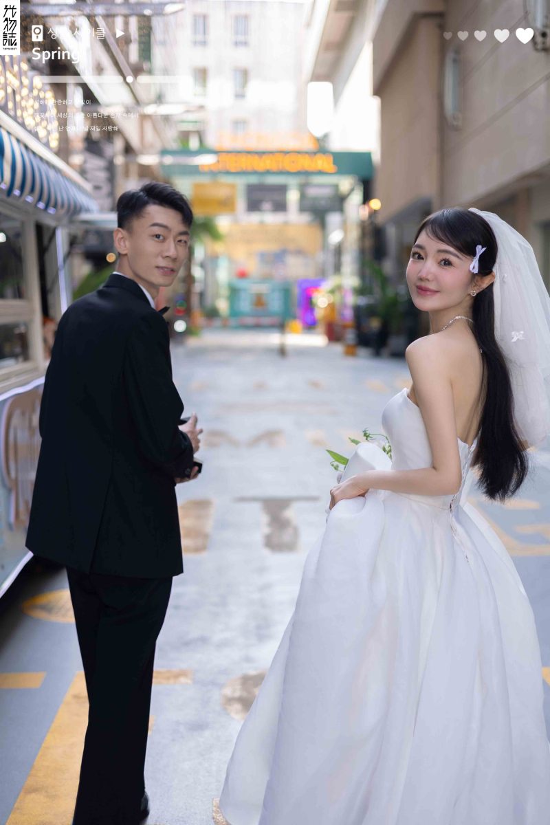 幸福感爆棚周梧桐先生乔晓爽女士极简棚拍婚纱照、物誌生活、韩松、行走的放大镜，现场细节，姿态指导的掌控者、婚纱照