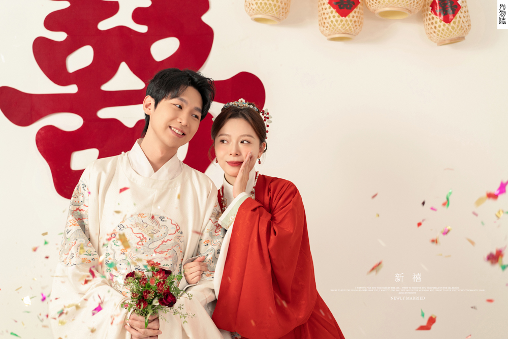 满满狗粮~李先生王女士极简棚拍婚纱照、极简棚拍、刘康、六边形战士，不止是沟通，拍摄想法，创造思维样样拿捏。、婚纱照