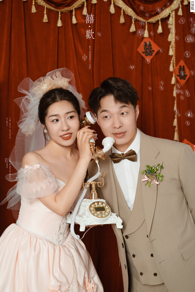 满满狗粮~薛先生薛女士极简棚拍婚纱照、极简棚拍、刘康、六边形战士，不止是沟通，拍摄想法，创造思维样样拿捏。、婚纱照