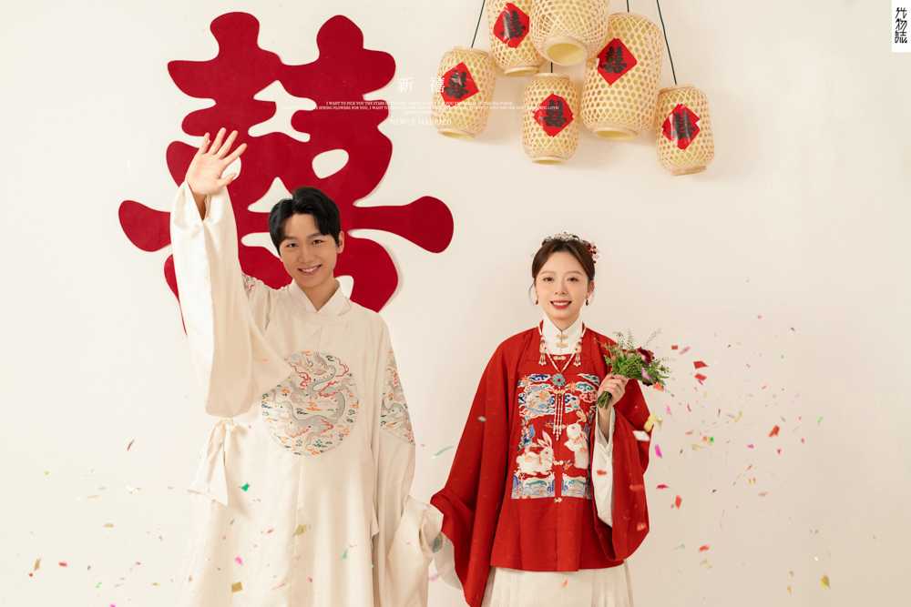 满满狗粮~李先生王女士极简棚拍婚纱照、极简棚拍、刘康、六边形战士，不止是沟通，拍摄想法，创造思维样样拿捏。、婚纱照