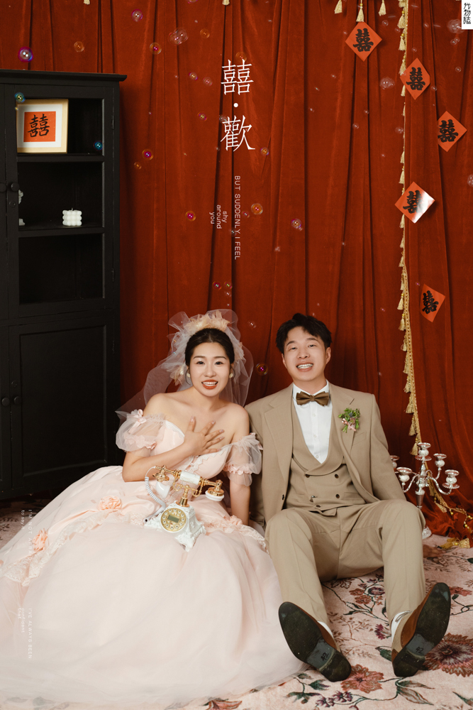 满满狗粮~薛先生薛女士极简棚拍婚纱照、极简棚拍、刘康、六边形战士，不止是沟通，拍摄想法，创造思维样样拿捏。、婚纱照