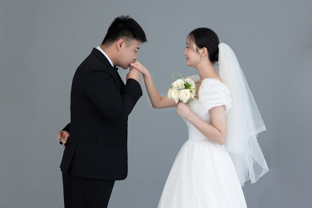 亲爱的你、极简棚拍、