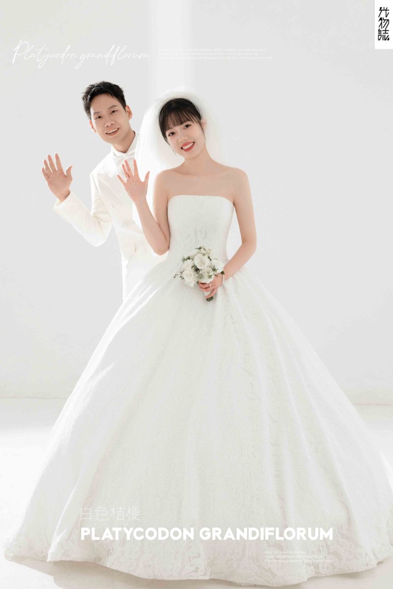 新鲜出炉:)邹锐意先生杨檬女士极简棚拍婚纱照、极简棚拍、韩松、行走的放大镜，现场细节，姿态指导的掌控者、婚纱照