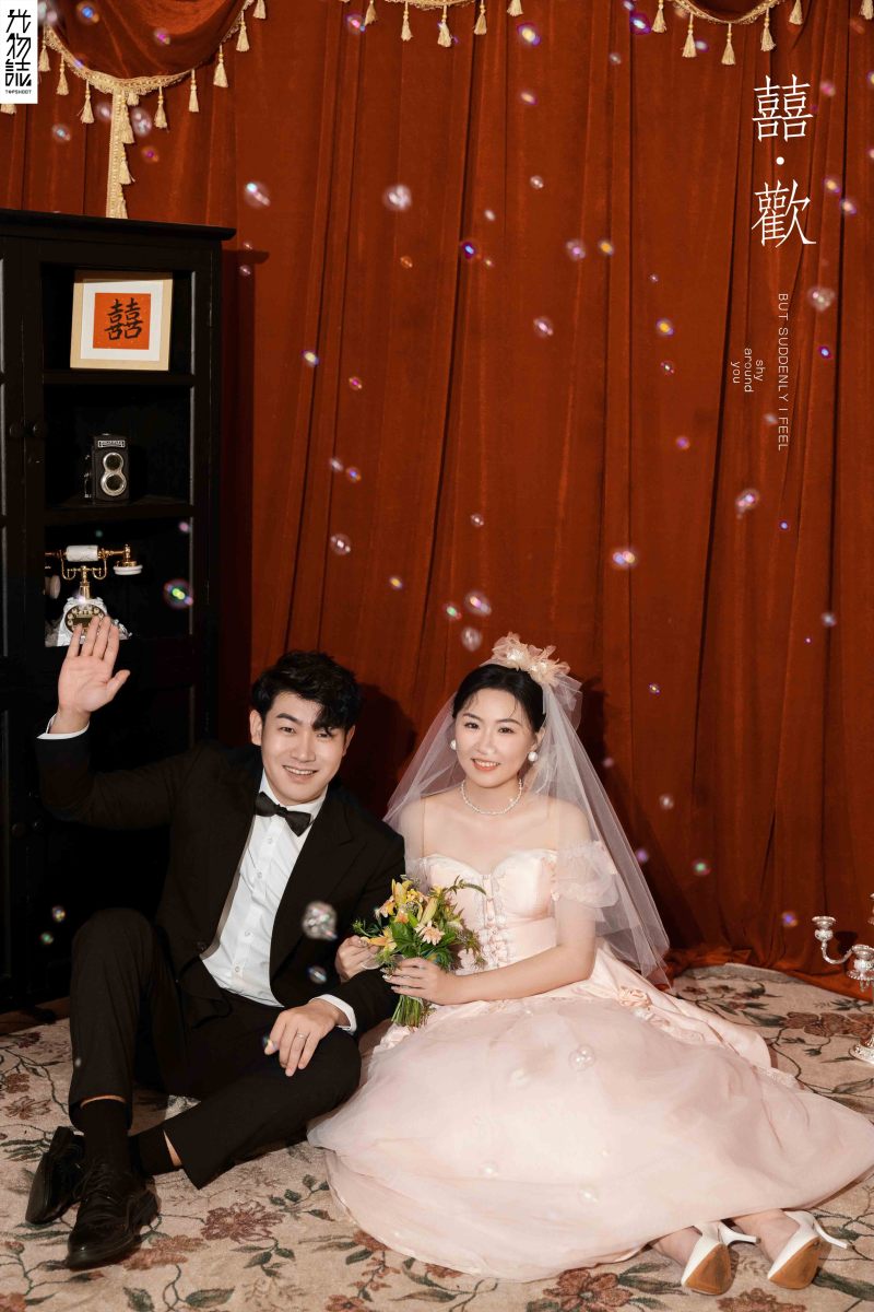 极致情绪！曹泽先生李树果女士怀旧复古婚纱照、怀旧复古、韩松、行走的放大镜，现场细节，姿态指导的掌控者、婚纱照
