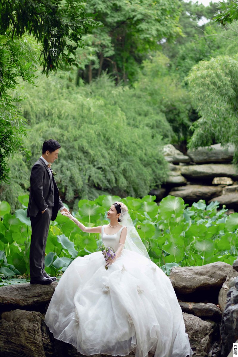 幸福感爆棚王琨先生徐文文女士怀旧复古婚纱照、怀旧复古、木子、唠嗑型选手，构图多变、情绪拿捏，特写YYDS、婚纱照