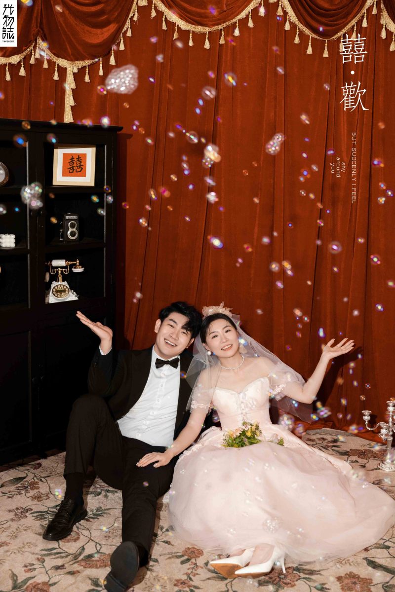极致情绪！曹泽先生李树果女士怀旧复古婚纱照、怀旧复古、韩松、行走的放大镜，现场细节，姿态指导的掌控者、婚纱照