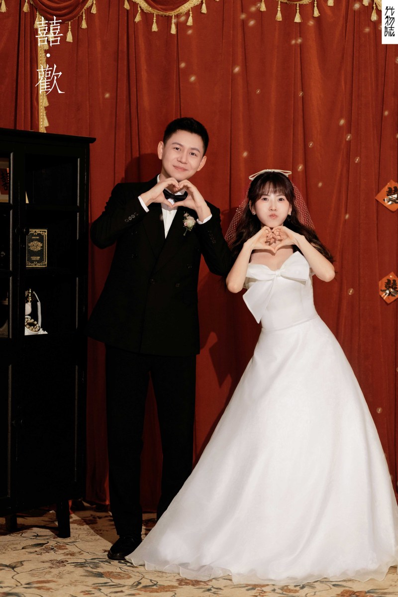 爱情电影。郭子硕先生李海欢女士怀旧复古婚纱照、怀旧复古、木子、唠嗑型选手，构图多变、情绪拿捏，特写YYDS、婚纱照
