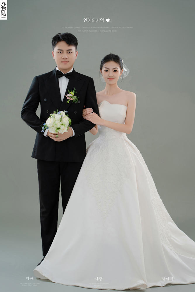 超级甜腻！蔡浩田先生史嘉宁女士极简棚拍婚纱照、极简棚拍、白玛、怀疑是不是修导演系，拍照像电影一样的构图和质感、婚纱照