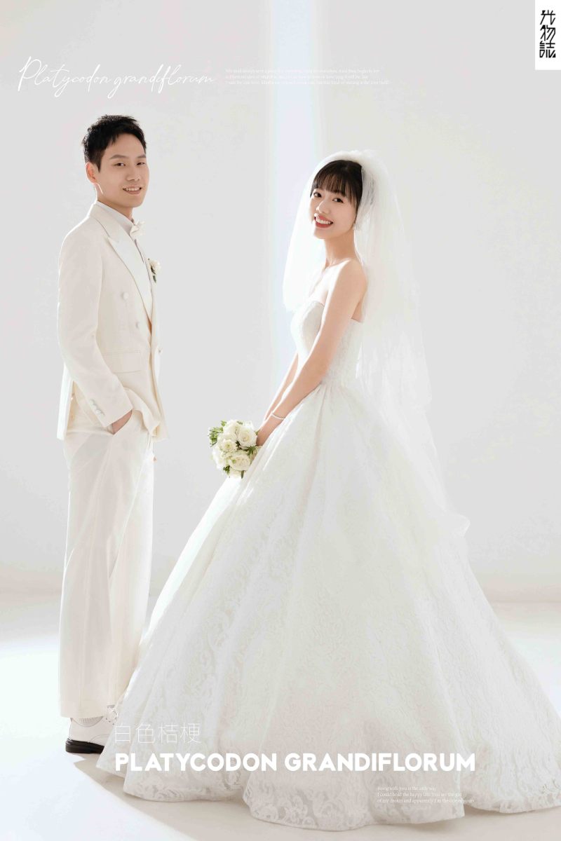 新鲜出炉:)邹锐意先生杨檬女士极简棚拍婚纱照、极简棚拍、韩松、行走的放大镜，现场细节，姿态指导的掌控者、婚纱照