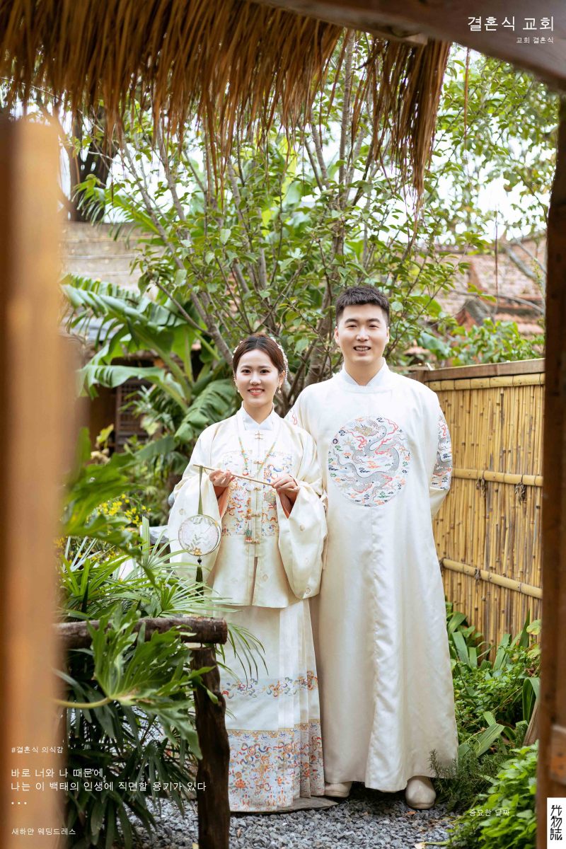 幸福感爆棚宫先生王女士中式传承婚纱照、中式传承、刘雨鑫、天赋型选手，拥有一双摄影眼，每一个细节点尽在掌握、婚纱照