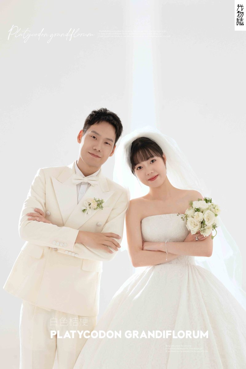 新鲜出炉:)邹锐意先生杨檬女士极简棚拍婚纱照、极简棚拍、韩松、行走的放大镜，现场细节，姿态指导的掌控者、婚纱照