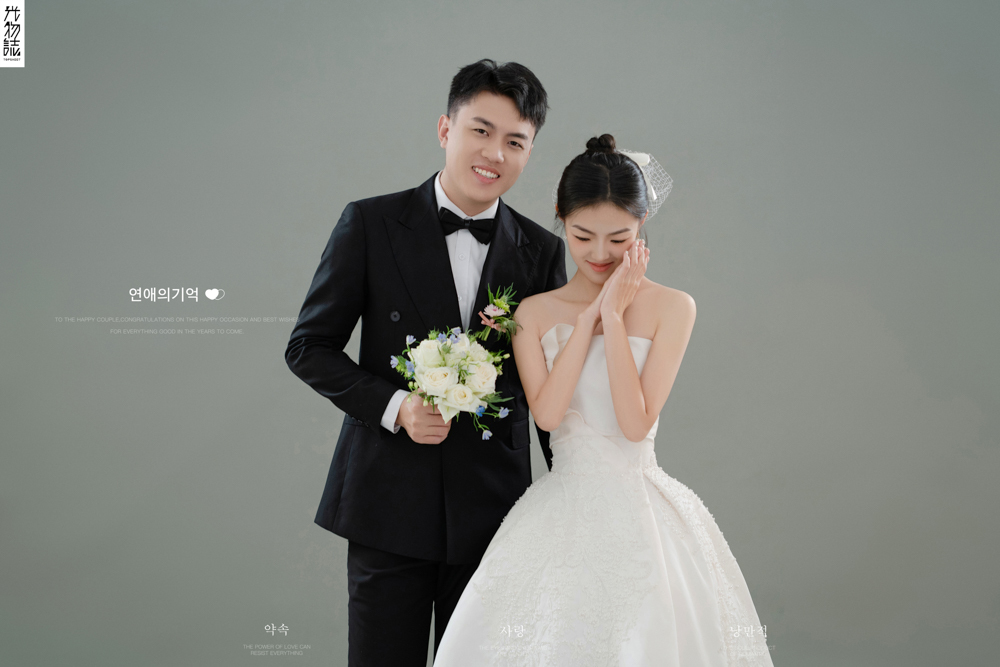 超级甜腻！蔡浩田先生史嘉宁女士极简棚拍婚纱照、极简棚拍、白玛、怀疑是不是修导演系，拍照像电影一样的构图和质感、婚纱照