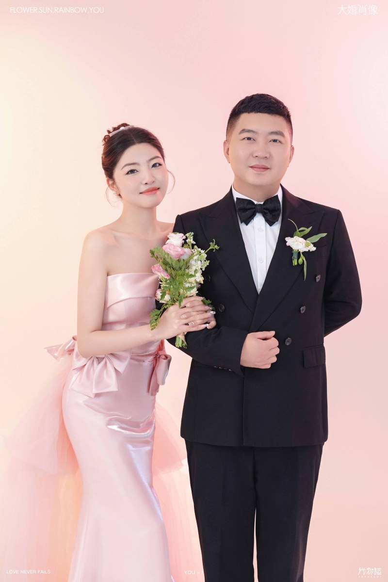 美到心里~张先生朱女士极简棚拍婚纱照、极简棚拍、毛磊、谁说拍照不能freestyle，创作灵感像吃了炫迈停不下来、婚纱照