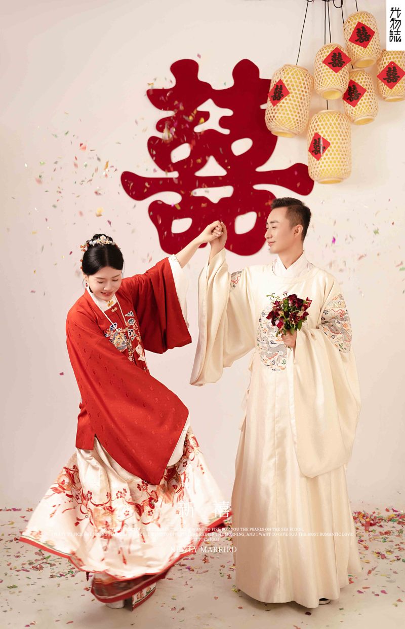 太太太太可了~~！王磊先生王苗女士中式传承婚纱照、中式传承、韩松、行走的放大镜，现场细节，姿态指导的掌控者、婚纱照
