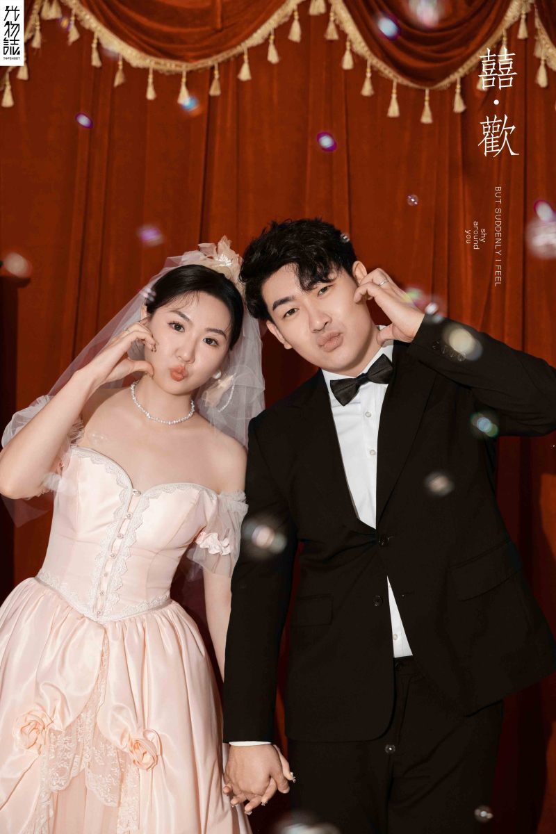 极致情绪！曹泽先生李树果女士怀旧复古婚纱照、怀旧复古、韩松、行走的放大镜，现场细节，姿态指导的掌控者、婚纱照