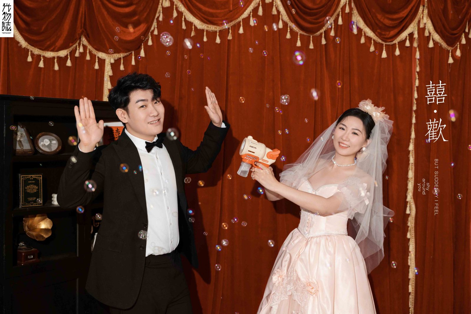 极致情绪！曹泽先生李树果女士怀旧复古婚纱照、怀旧复古、韩松、行走的放大镜，现场细节，姿态指导的掌控者、婚纱照