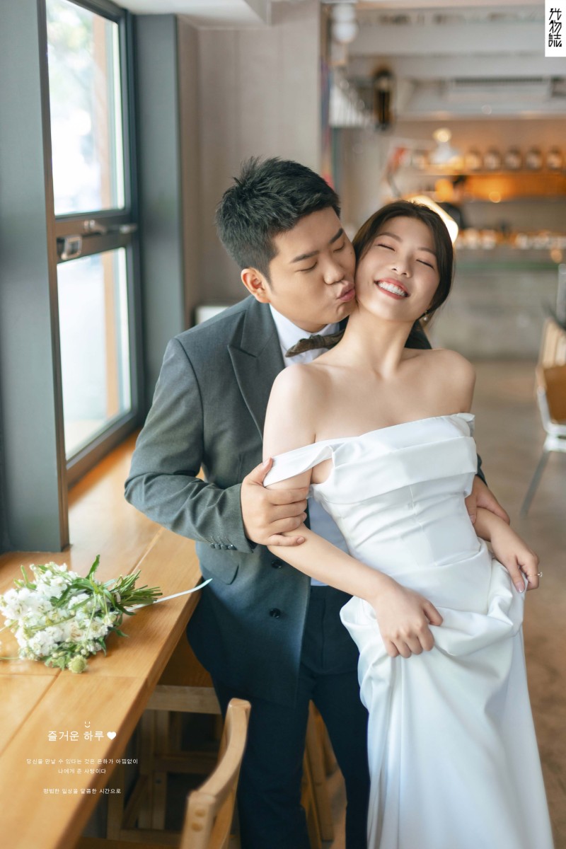 炒鸡甜~程旭先生陈芮女士物誌生活婚纱照、物誌生活、木子、唠嗑型选手，构图多变、情绪拿捏，特写YYDS、婚纱照