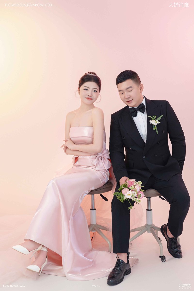 美到心里~张先生朱女士极简棚拍婚纱照、极简棚拍、毛磊、谁说拍照不能freestyle，创作灵感像吃了炫迈停不下来、婚纱照