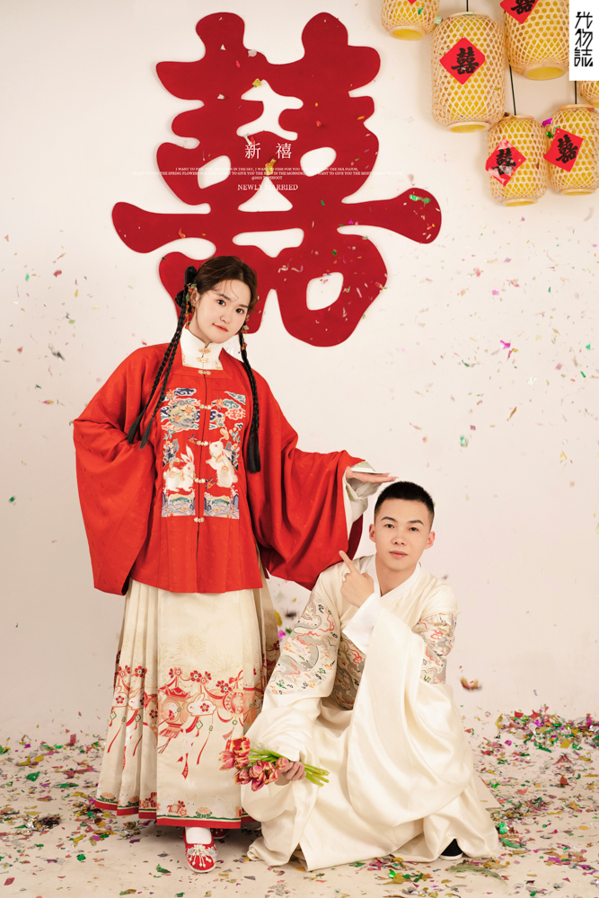 宝藏情侣~杨先生王女士极简棚拍婚纱照、极简棚拍、刘康、六边形战士，不止是沟通，拍摄想法，创造思维样样拿捏。、婚纱照