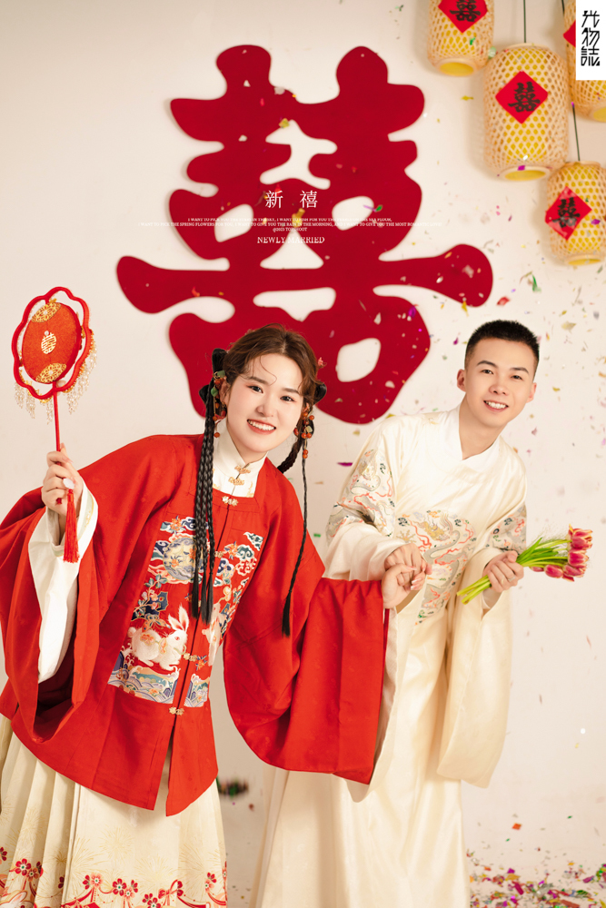 宝藏情侣~杨先生王女士极简棚拍婚纱照、极简棚拍、刘康、六边形战士，不止是沟通，拍摄想法，创造思维样样拿捏。、婚纱照
