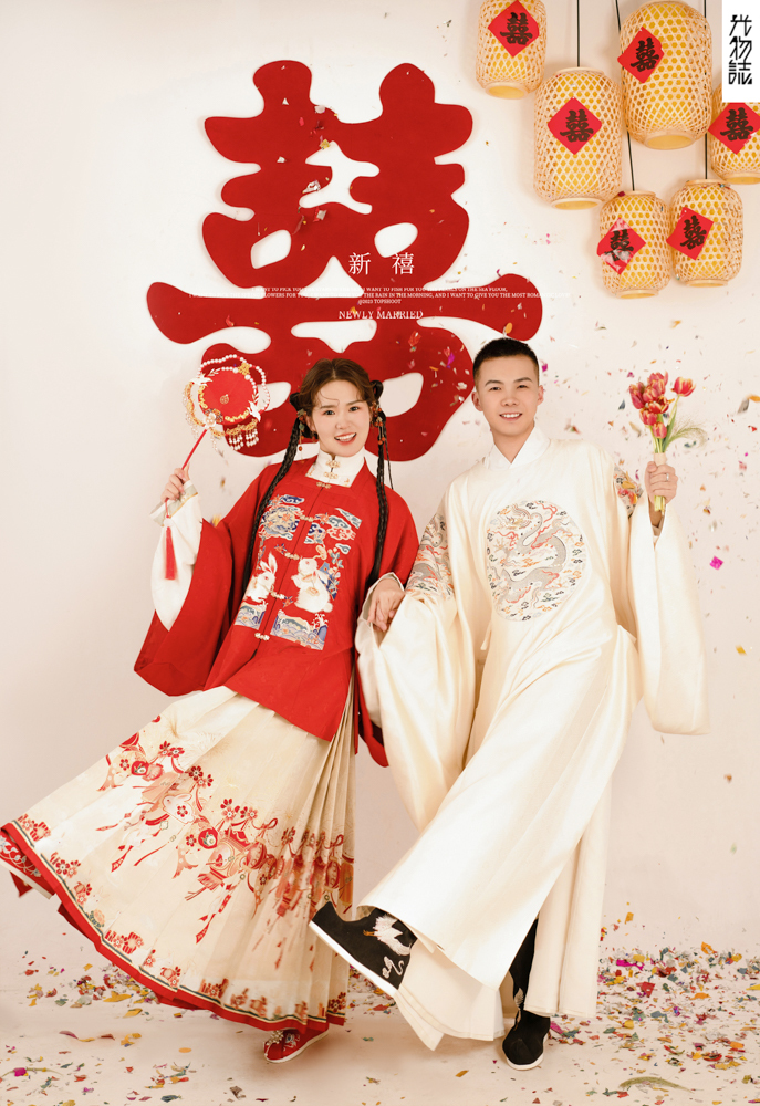 宝藏情侣~杨先生王女士极简棚拍婚纱照、极简棚拍、刘康、六边形战士，不止是沟通，拍摄想法，创造思维样样拿捏。、婚纱照