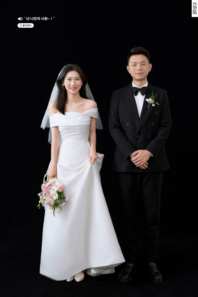 满满狗粮~陈先生甘女士极简棚拍婚纱照、极简棚拍、刘康、六边形战士，不止是沟通，拍摄想法，创造思维样样拿捏。、婚纱照
